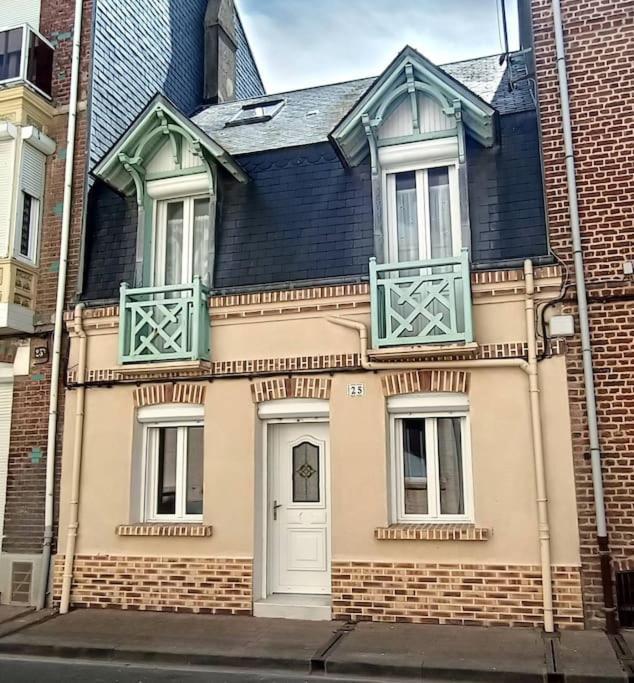 Logement Dans Maison De Pecheur Le Tréport Exteriör bild